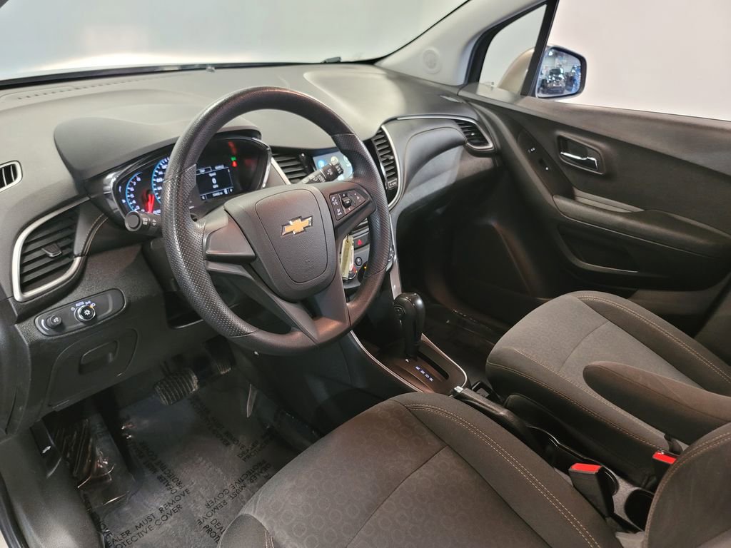 Used 2018 Chevrolet Trax LS image 16