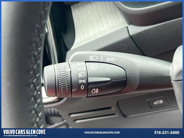 Used 2025 Volvo XC40 B5 Plus w/ Protection Package Premier image 23