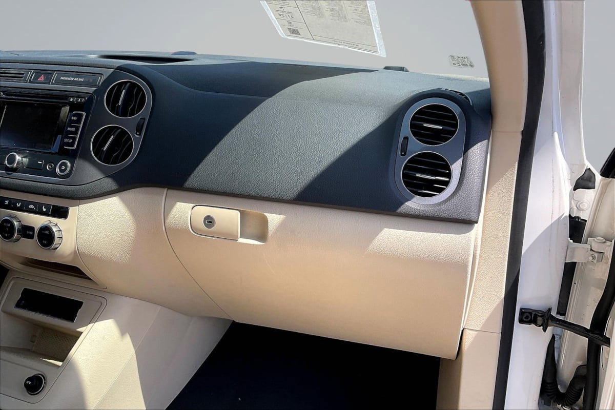 Used 2013 Volkswagen Tiguan SE FWD image 17