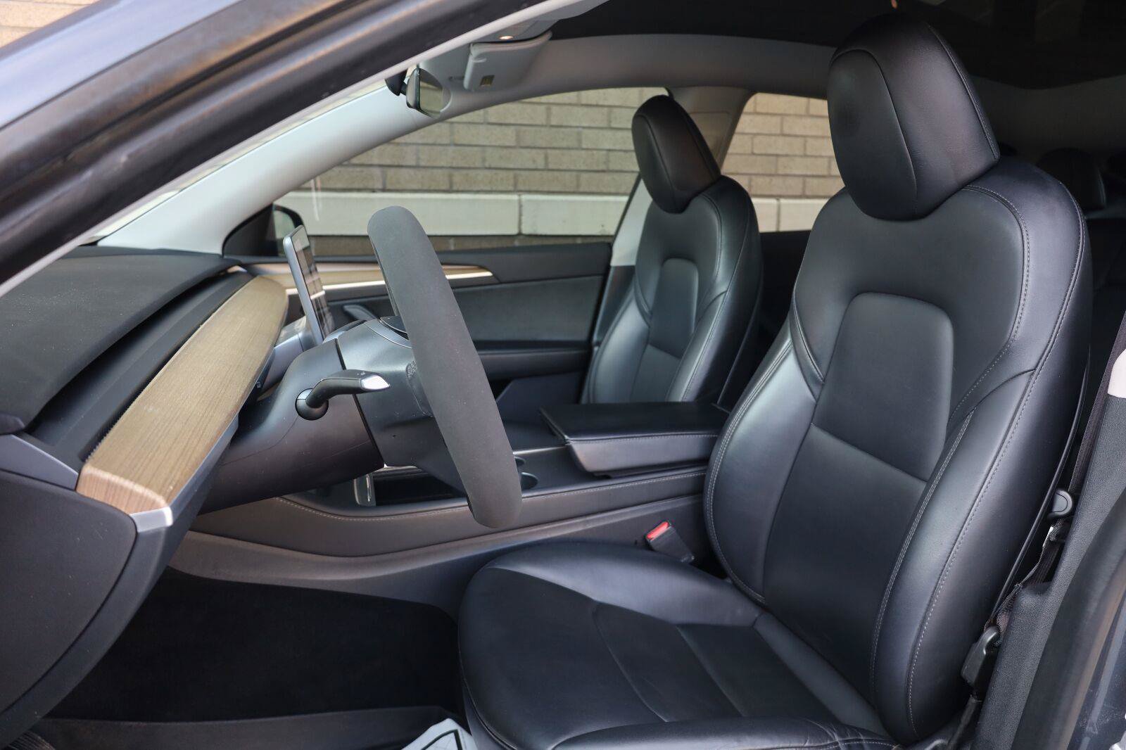 Used 2023 Tesla Model Y Long Range AWD/4WD image 18