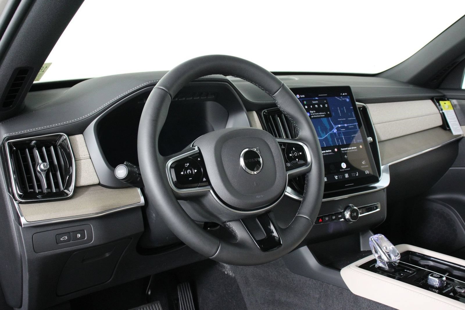 New 2026 Volvo XC90 T8 Plus w/ Protection Package Premier AWD/4WD image 8