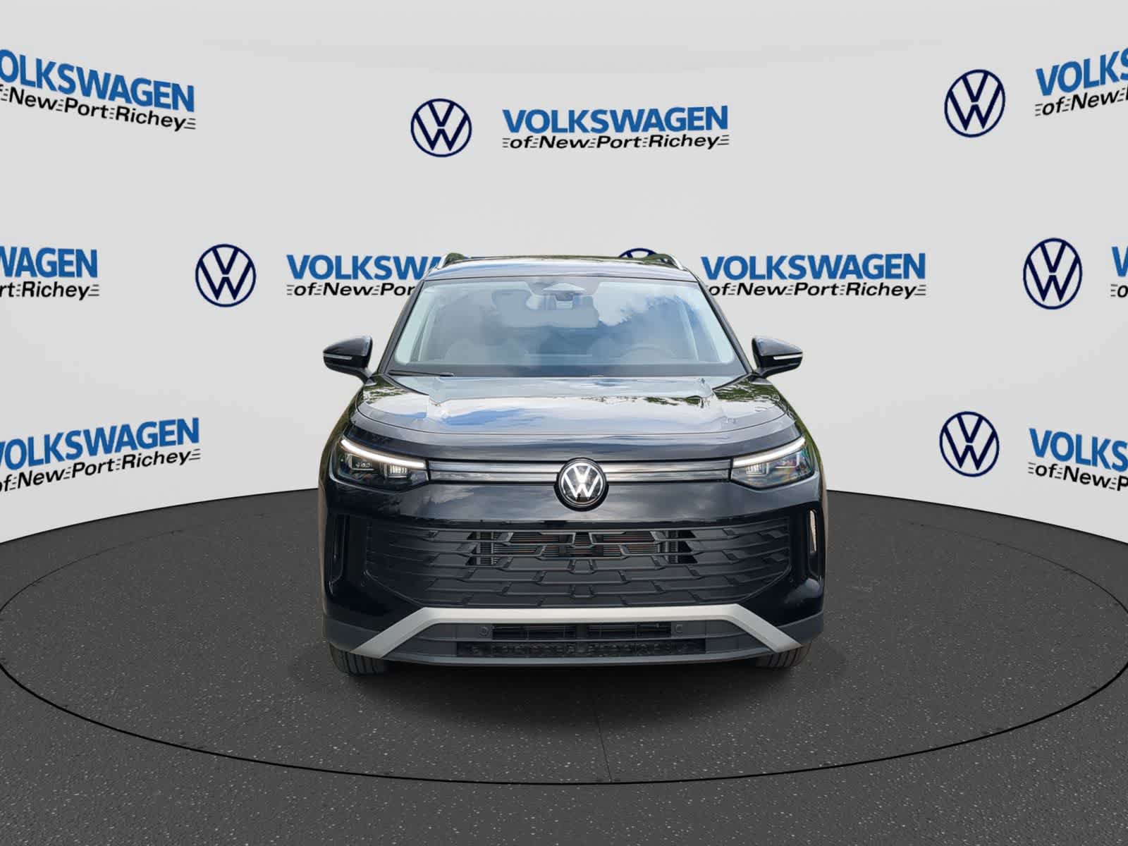 New 2025 Volkswagen Tiguan S FWD image 3