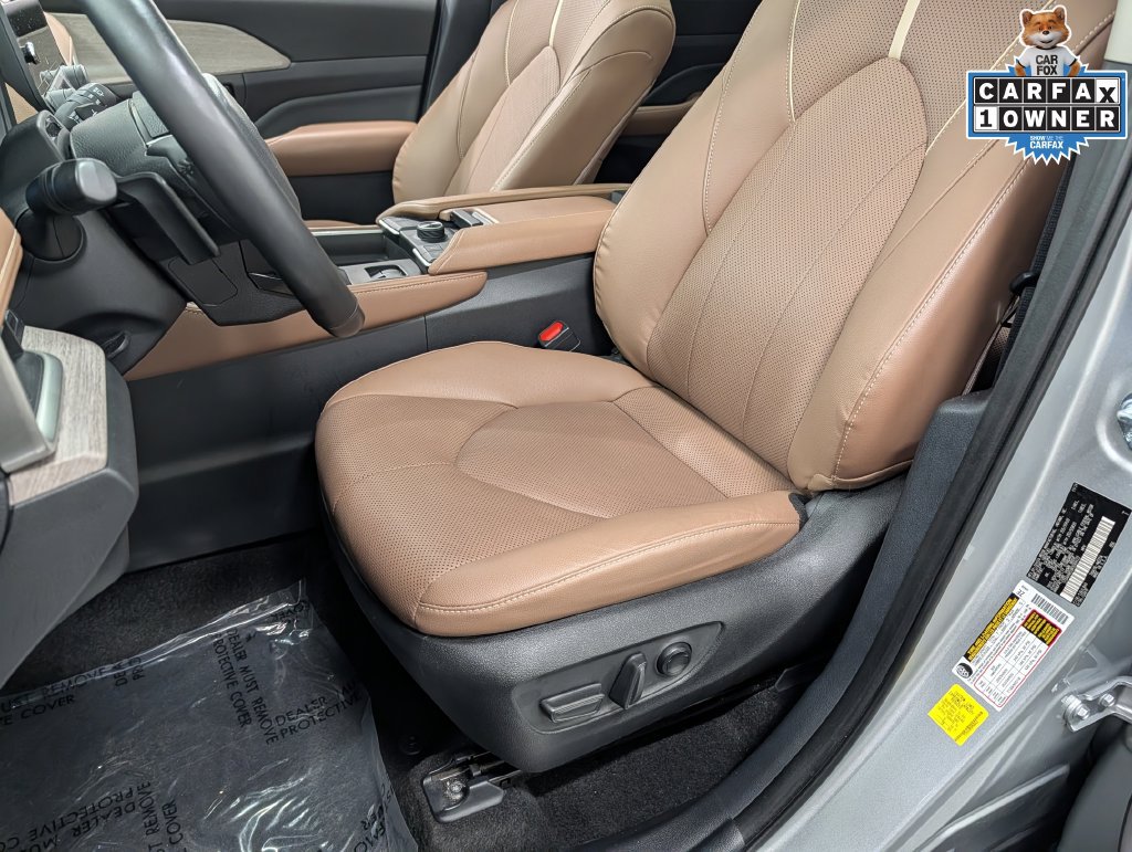 Used 2024 Toyota Grand Highlander AWD image 10