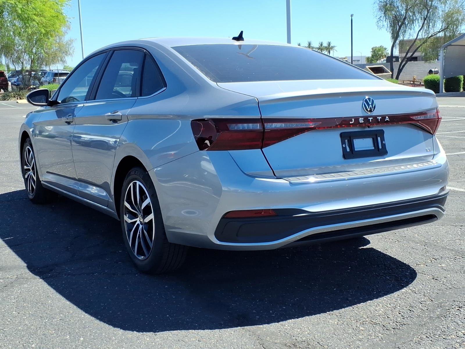 New 2026 Volkswagen Jetta SE image 4