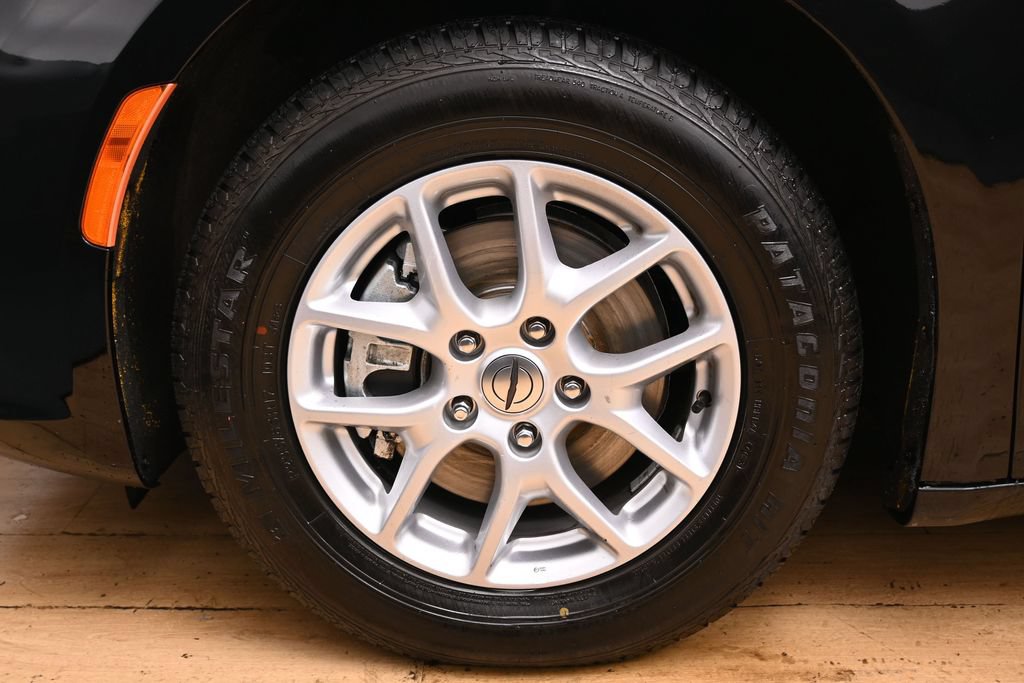 Used 2025 Chrysler Pacifica Select FWD image 36