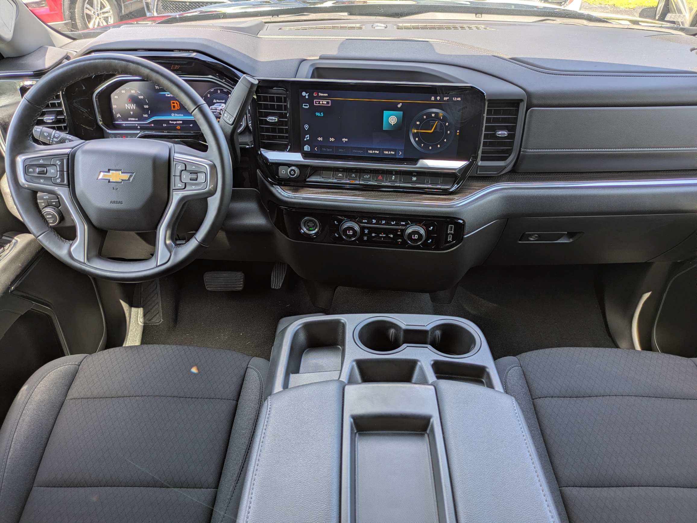Used 2023 Chevrolet Silverado 1500 LT AWD/4WD image 15