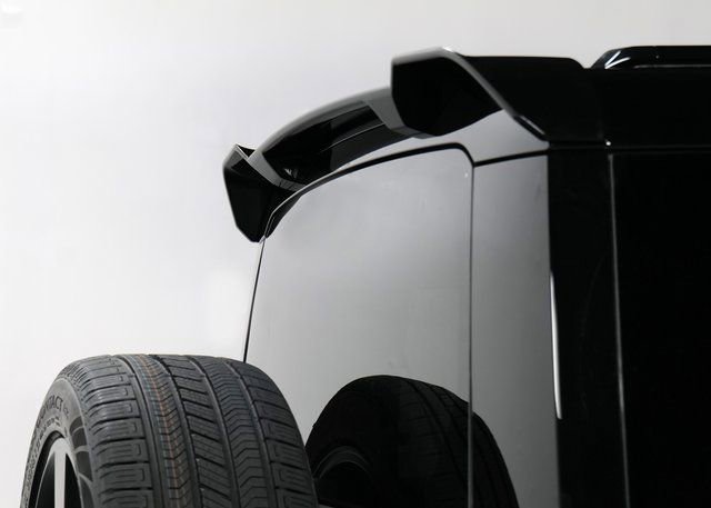 New 2026 Land Rover Defender 110 S image 34