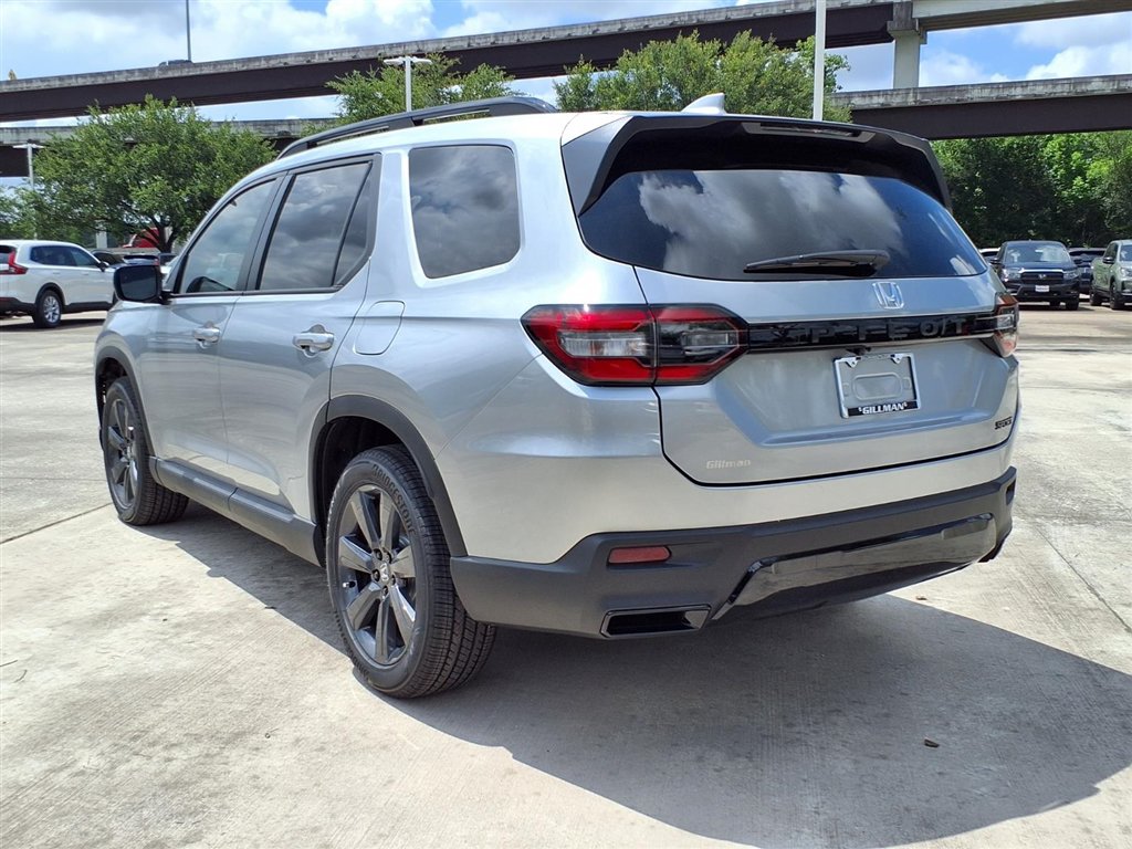 New 2026 Honda Pilot Sport image 2