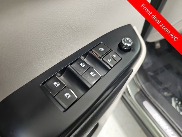 Used 2017 Toyota Highlander Limited Platinum image 13