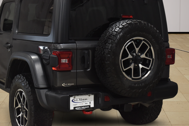 Used 2024 Jeep Wrangler Rubicon w/ Steel Bumper & Winch Group AWD/4WD image 31