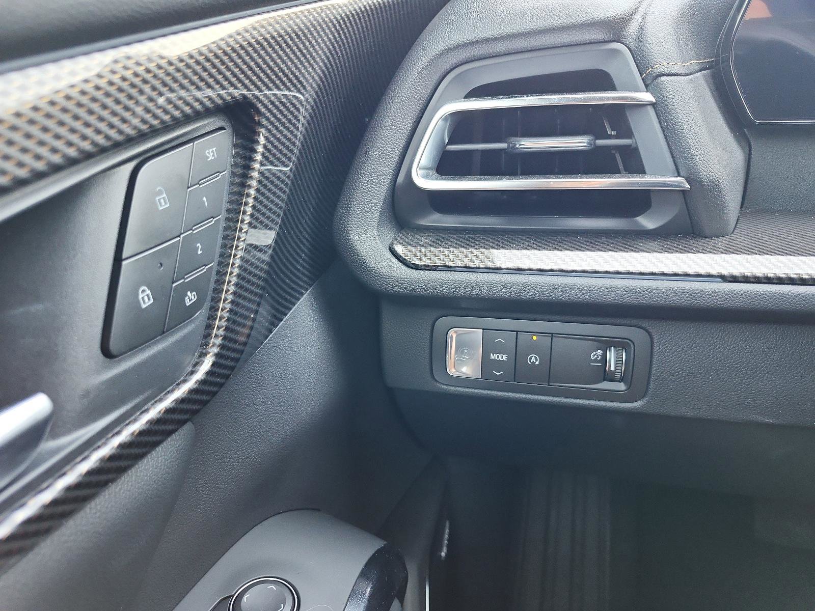 Certified 2026 Chevrolet Traverse High Country FWD image 21