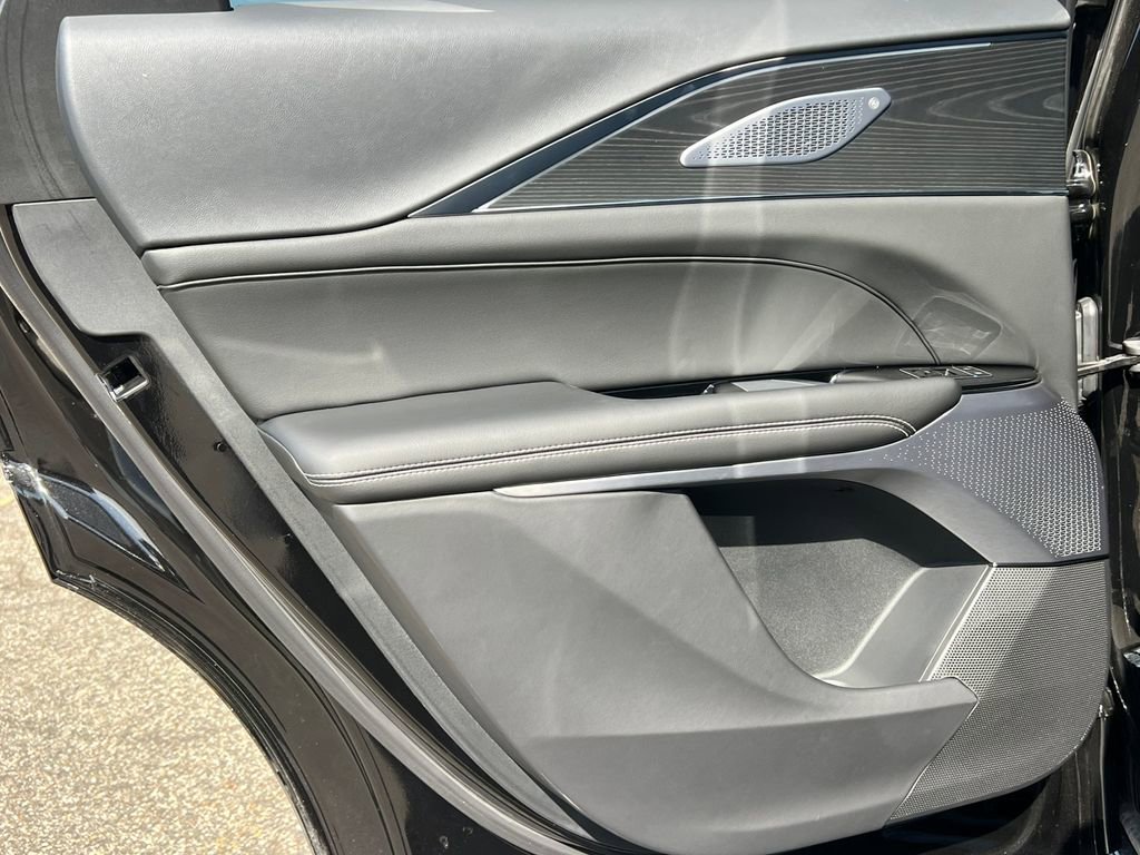 New 2026 Cadillac Lyriq V AWD/4WD image 36