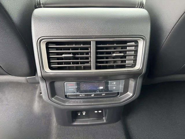 New 2026 Volkswagen Atlas SE image 9