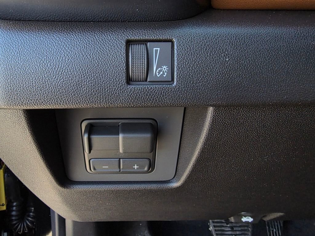 New 2026 GMC Canyon AT4 image 12