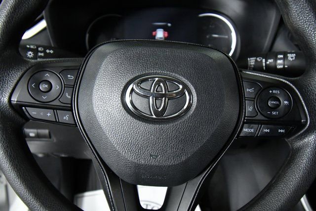 Used 2025 Toyota RAV4 XLE image 2