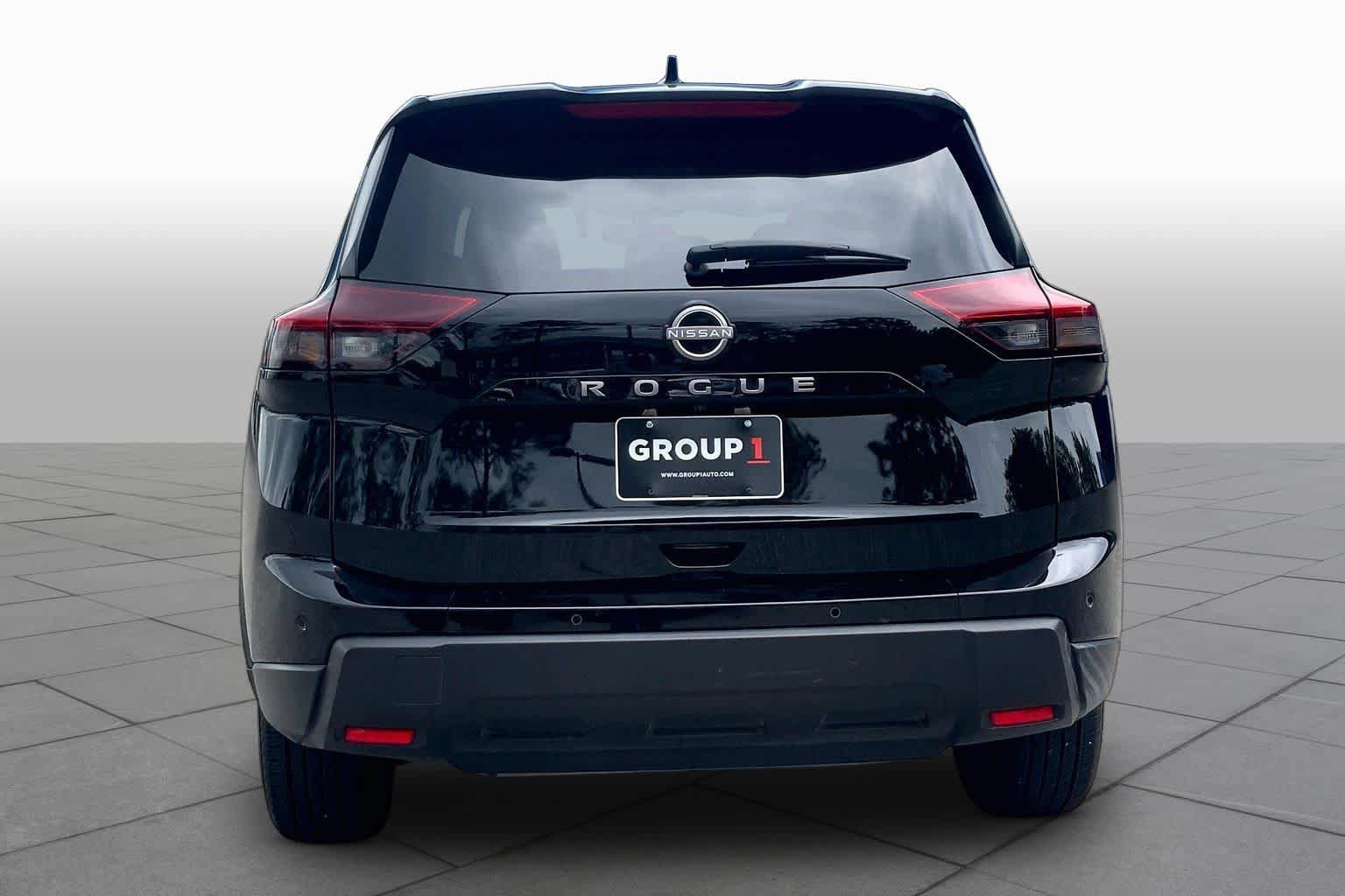 Used 2025 Nissan Rogue SV FWD image 5