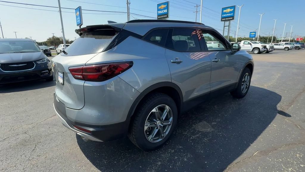 Used 2024 Chevrolet Blazer LT w/ Convenience Package FWD image 8