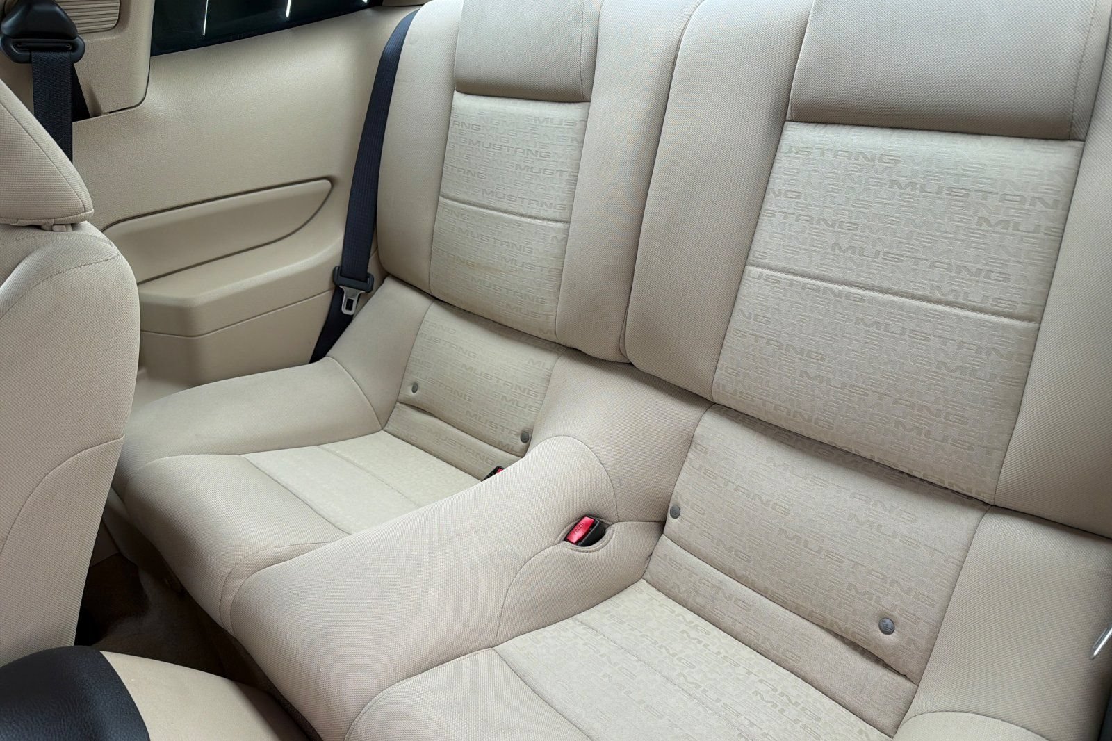 Used 2005 Ford Mustang Premium RWD image 14