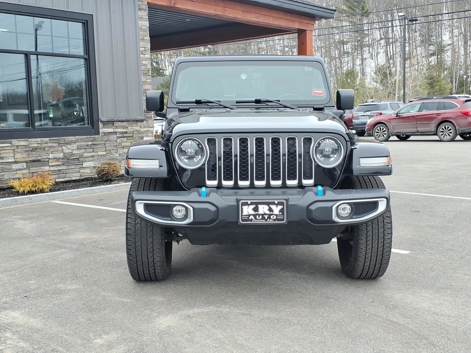 Used 2023 Jeep Wrangler Unlimited Sahara w/ Cold Weather Group image 2