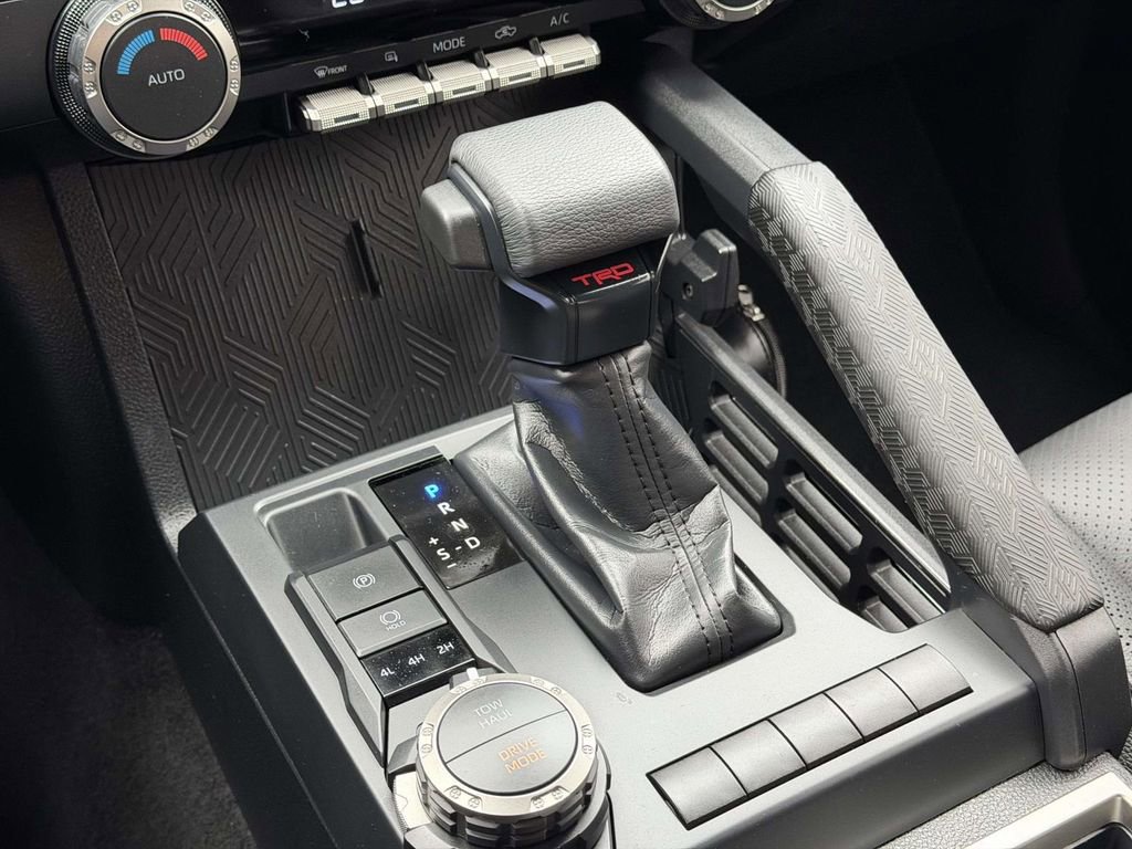 Used 2025 Toyota Tacoma TRD Sport image 6