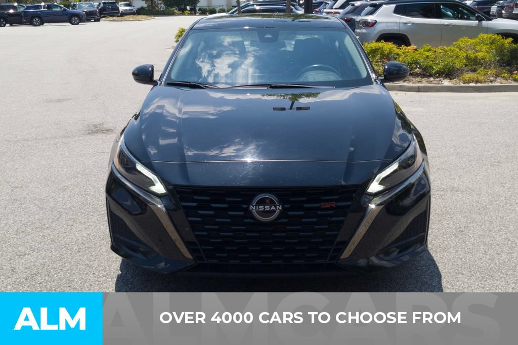 Used 2024 Nissan Altima 2.5 SR FWD image 2