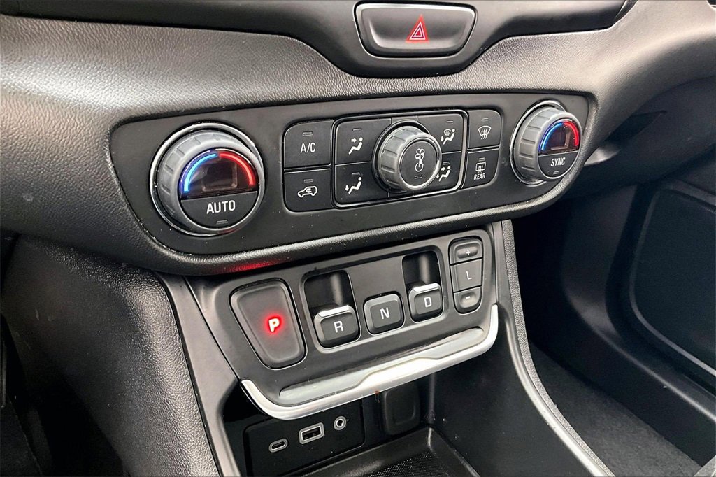 Used 2020 GMC Terrain SLE w/ Driver Convenience Package image 31