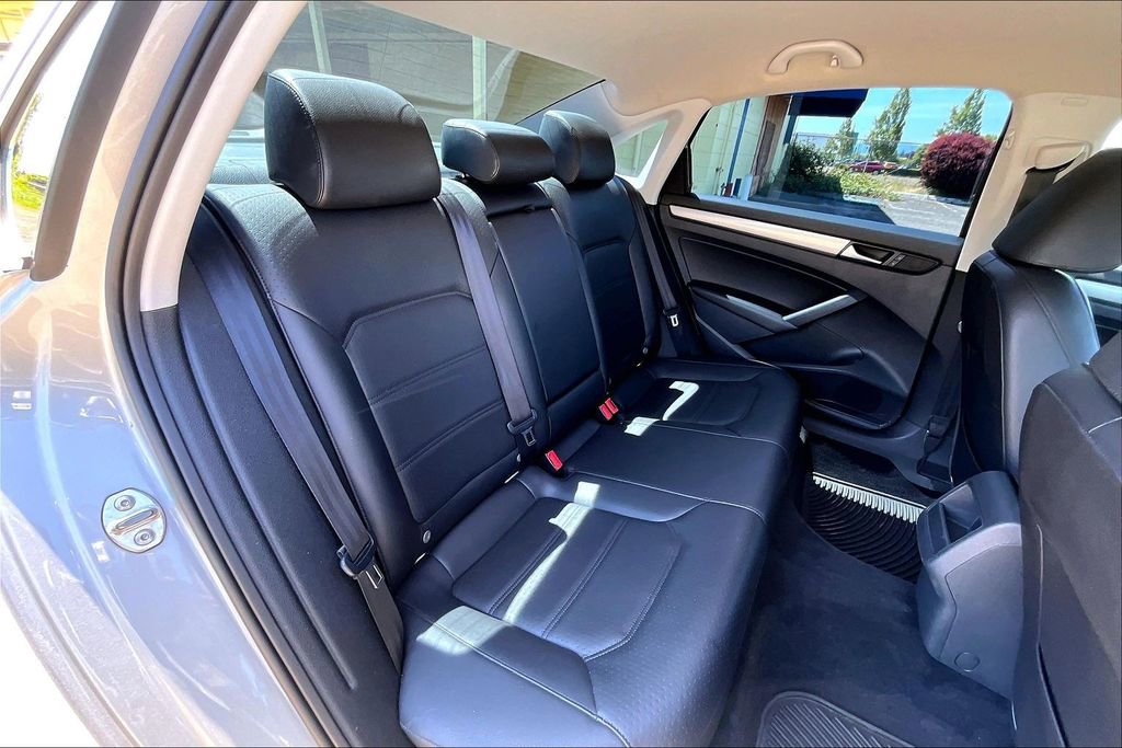 Used 2014 Volkswagen Passat 1.8T Wolfsburg Edition FWD image 20