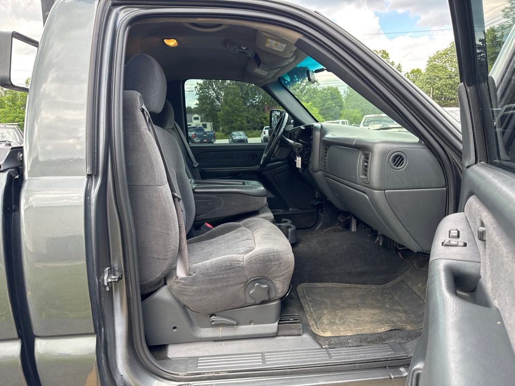Used 2002 Chevrolet Silverado 2500 LS AWD/4WD image 12