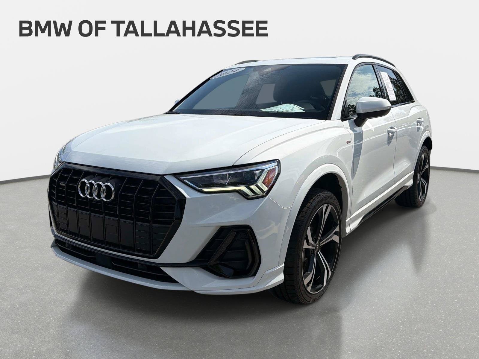 Used 2024 Audi Q3 2.0T Premium Plus w/ Premium Plus Package AWD/4WD image 1