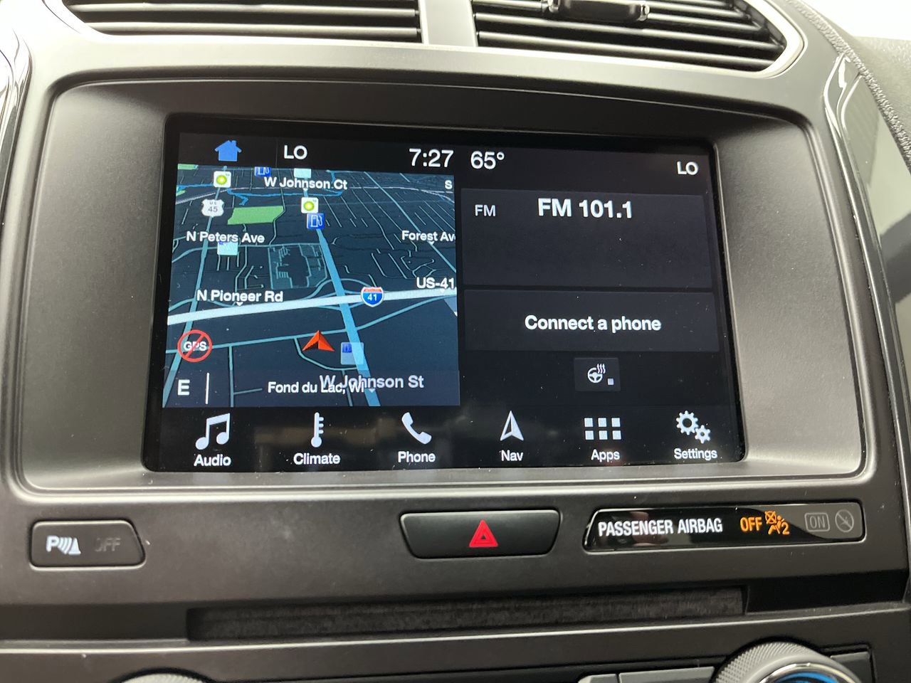 Used 2018 Ford Explorer XLT w/ Equipment Group 202A AWD/4WD image 22
