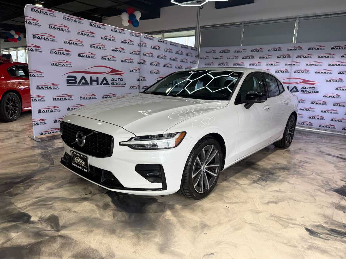 Used 2022 Volvo S60 B5 Inscription FWD image 3
