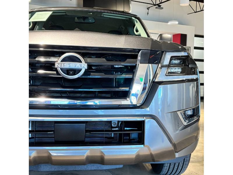 Used 2021 Nissan Armada SL w/ Captain's Chairs Package image 7