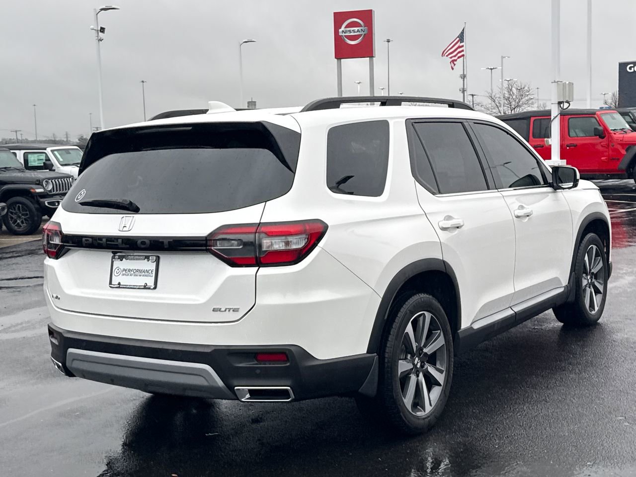 Used 2023 Honda Pilot Elite image 3