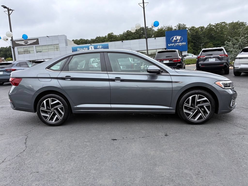 Used 2024 Volkswagen Jetta SEL FWD image 8