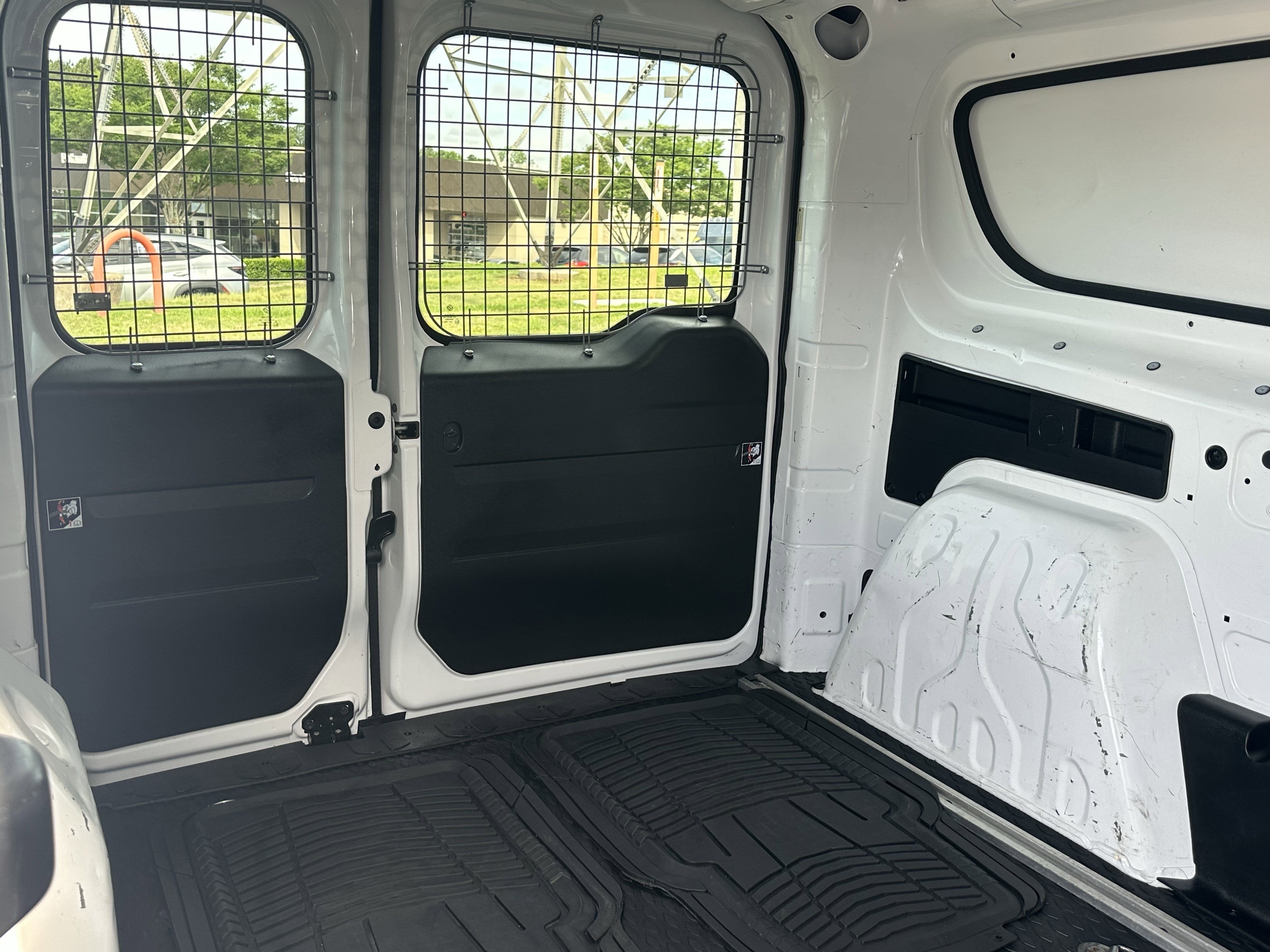 Used 2015 RAM ProMaster City Tradesman SLT w/ Rear Back-up Camera Group FWD image 16