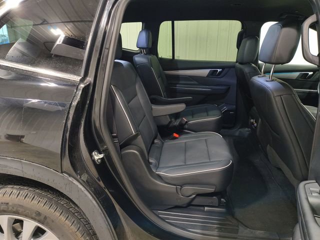 Used 2025 Buick Enclave Preferred AWD/4WD image 27