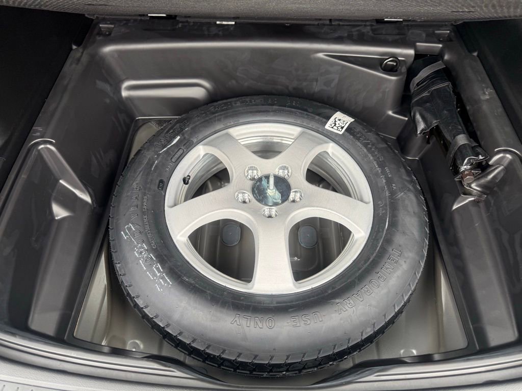 New 2025 Jeep Grand Cherokee Laredo w/ Luxury Tech Group I image 47