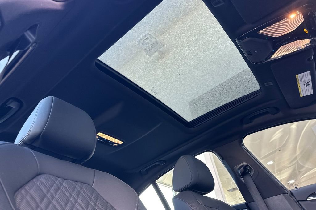 Used 2023 BMW 530e w/ M Sport Package image 17