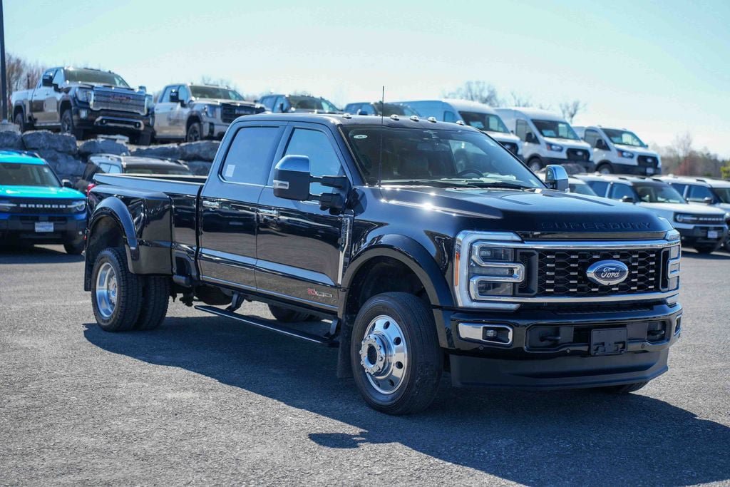 Used 2023 Ford F450 Platinum w/ FX4 Off-Road Package AWD/4WD image 3