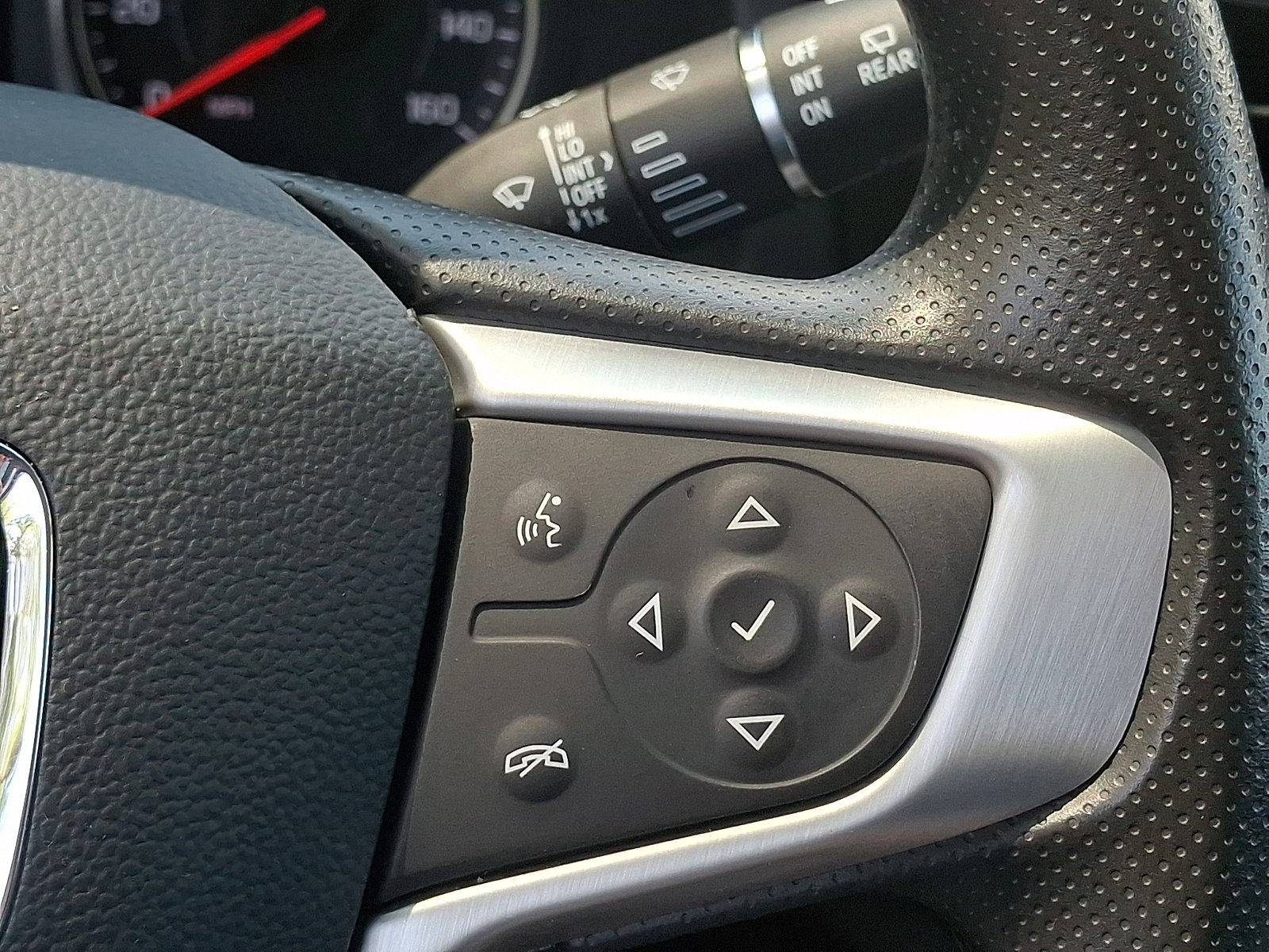 Used 2023 GMC Acadia SLE w/ Driver Convenience Package image 22