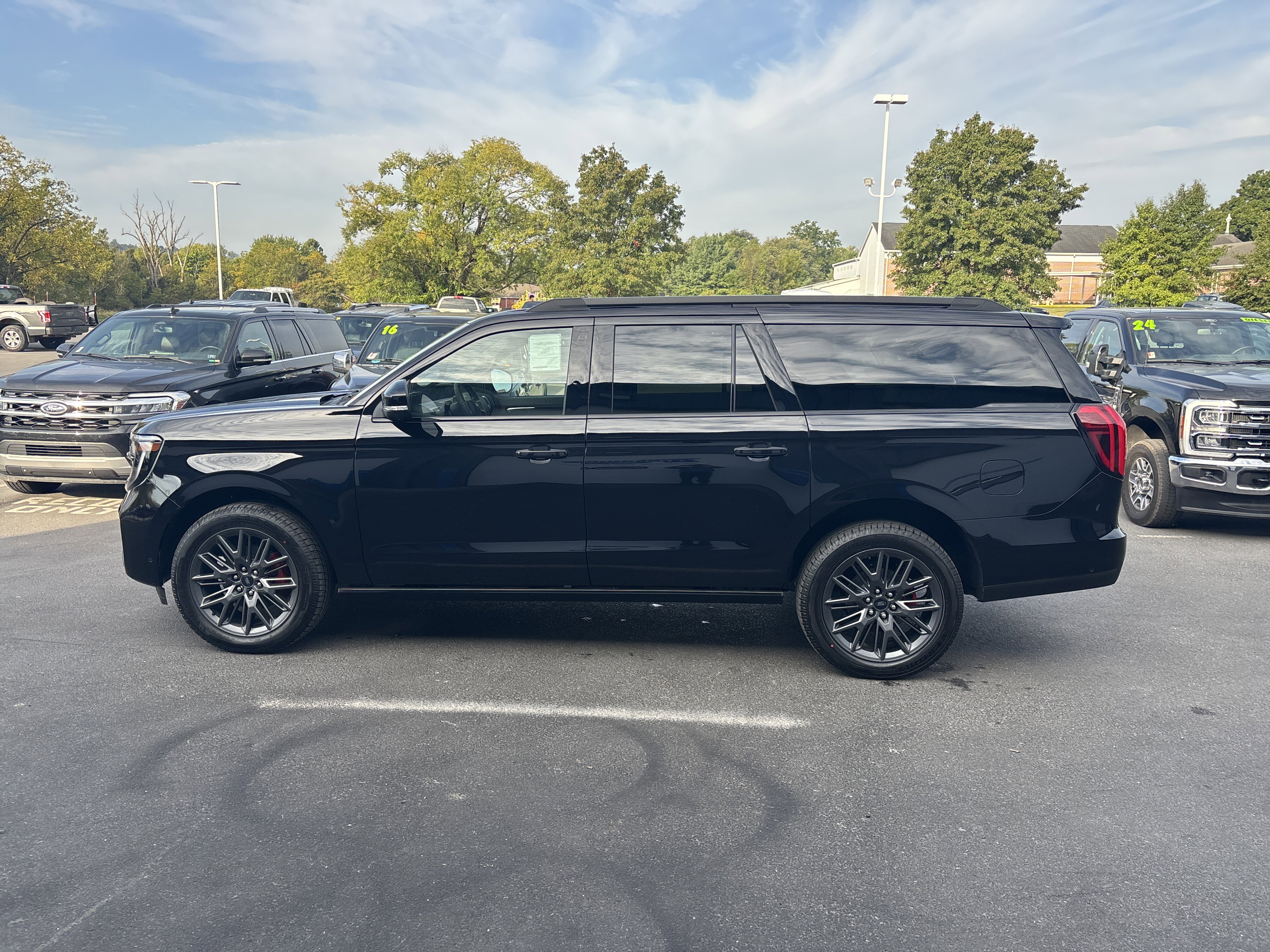New 2025 Ford Expedition Max Platinum image 7