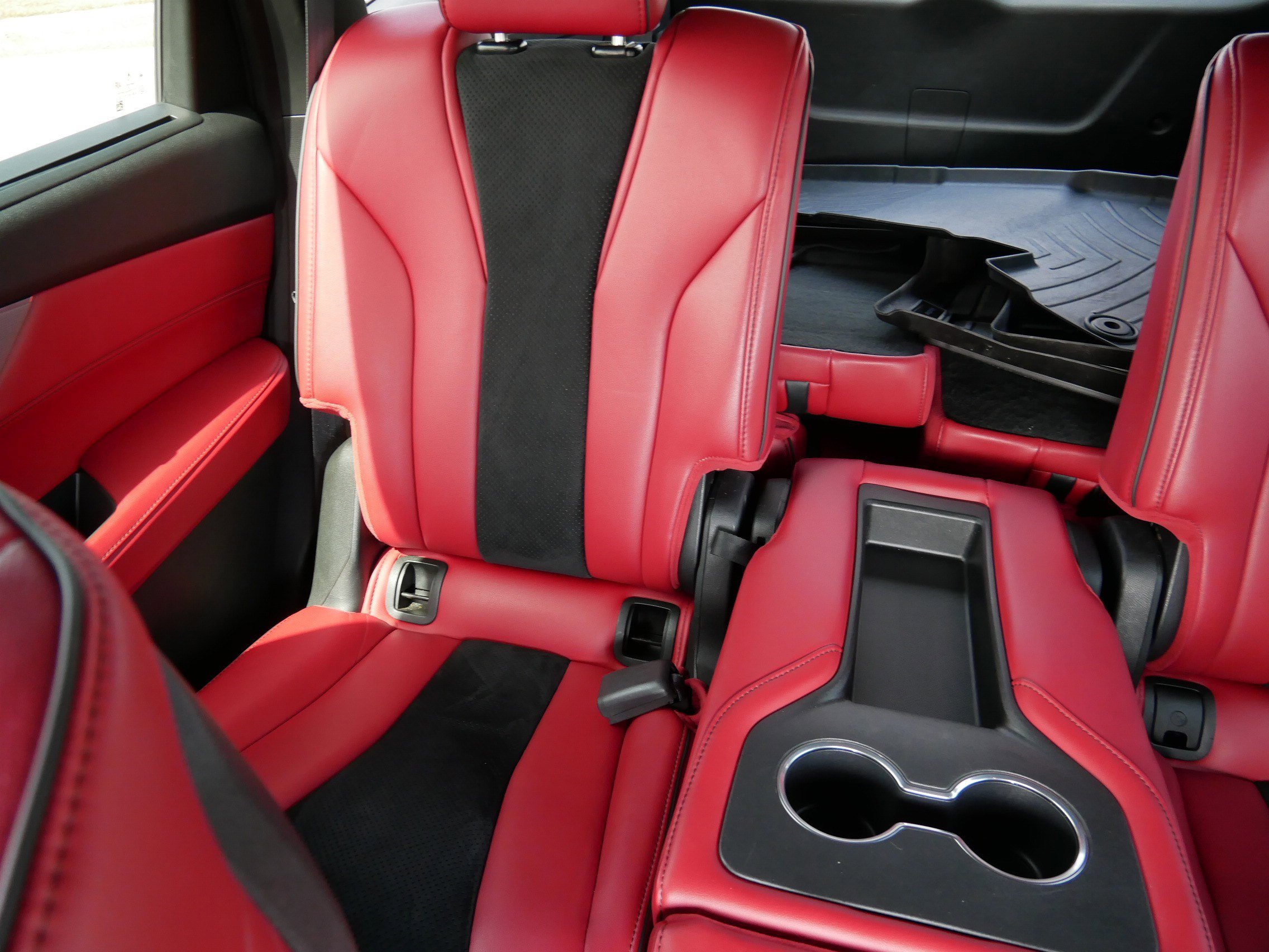 Used 2022 Acura MDX A-Spec image 11