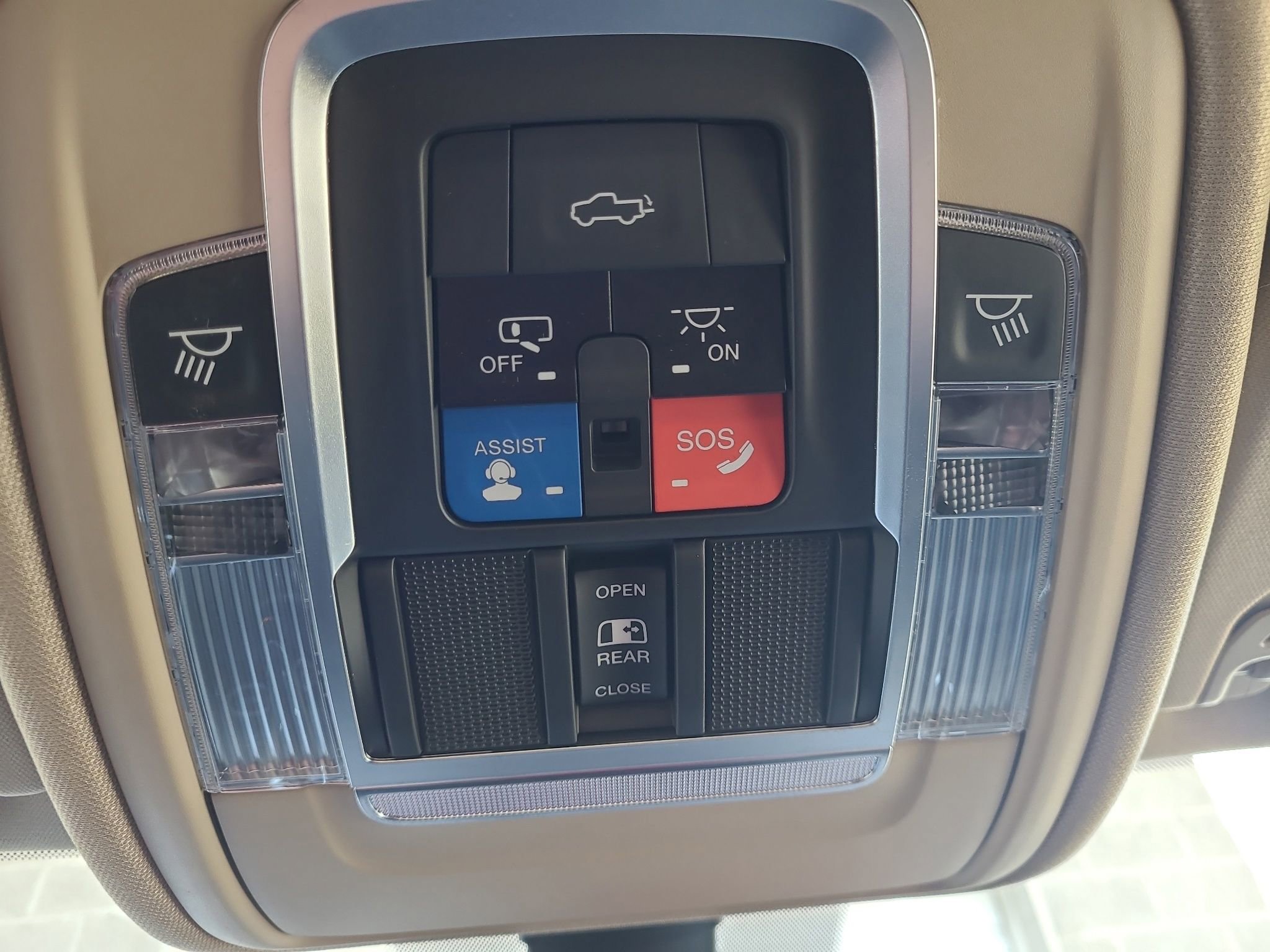 Used 2019 RAM 1500 Laramie image 26