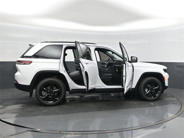 New 2025 Jeep Grand Cherokee Limited w/ Black Appearance Package image 42