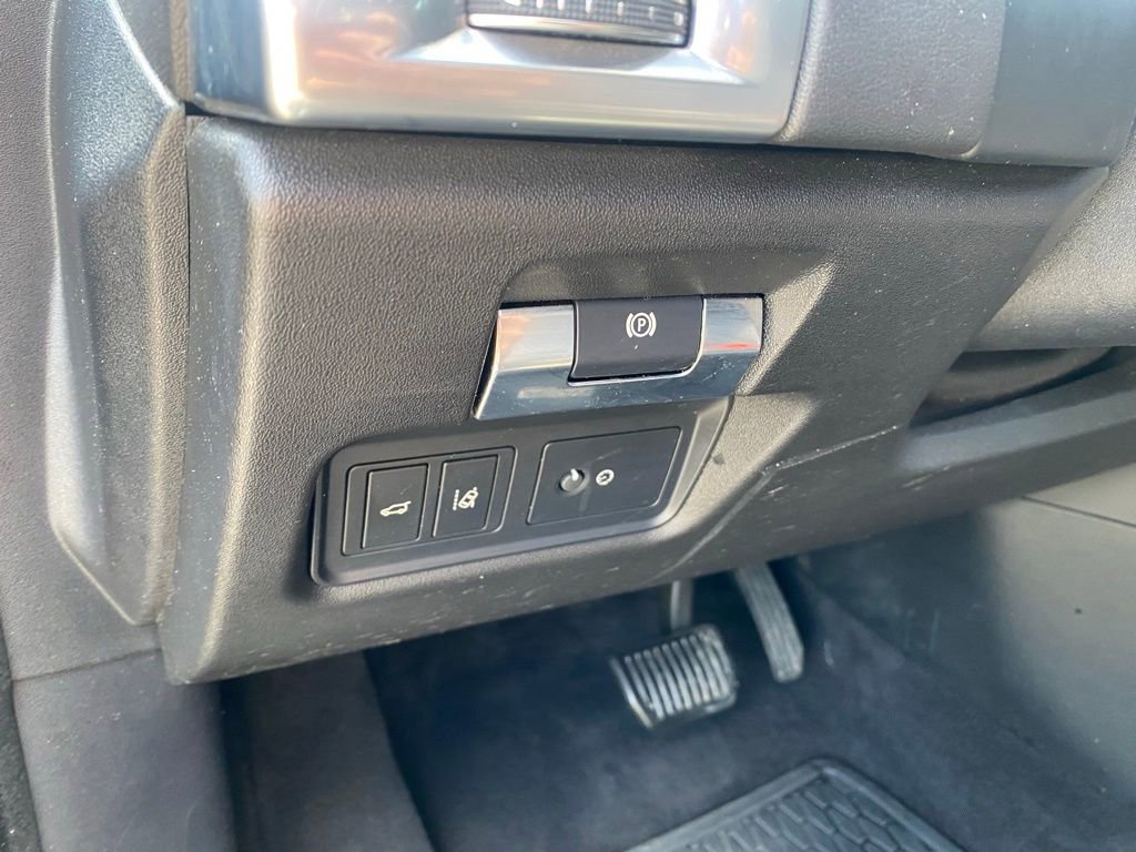 Used 2019 Jaguar E-PACE S image 17