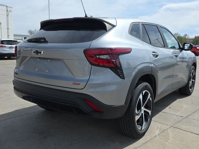 Certified 2024 Chevrolet Trax RS w/ Driver Confidence Package image 5