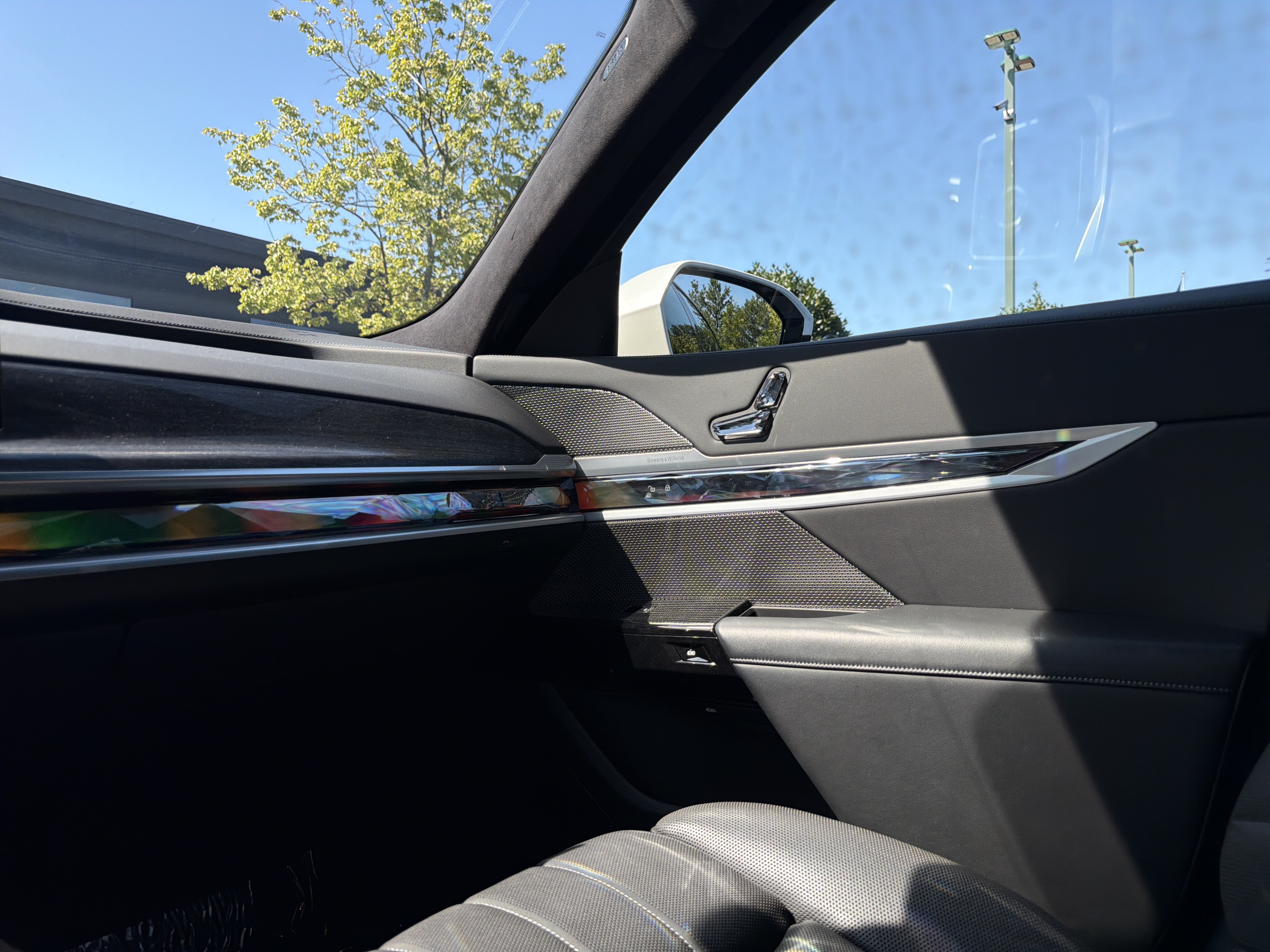 Used 2023 BMW 760i xDrive AWD/4WD image 93