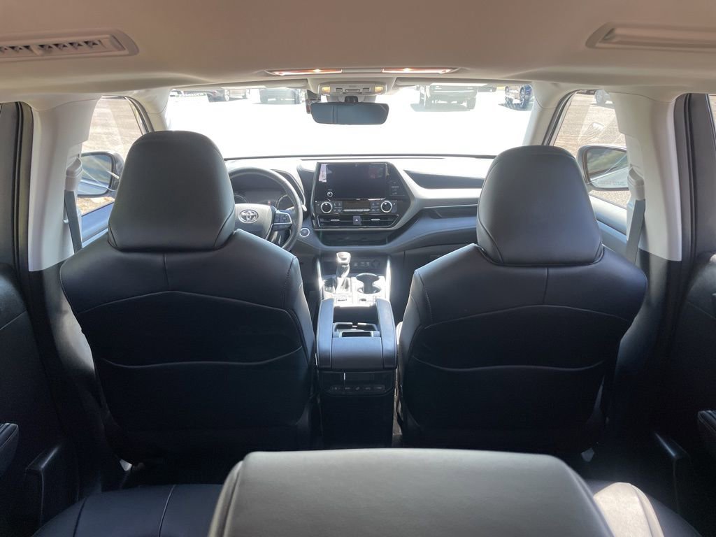 Used 2023 Toyota Highlander XLE image 17