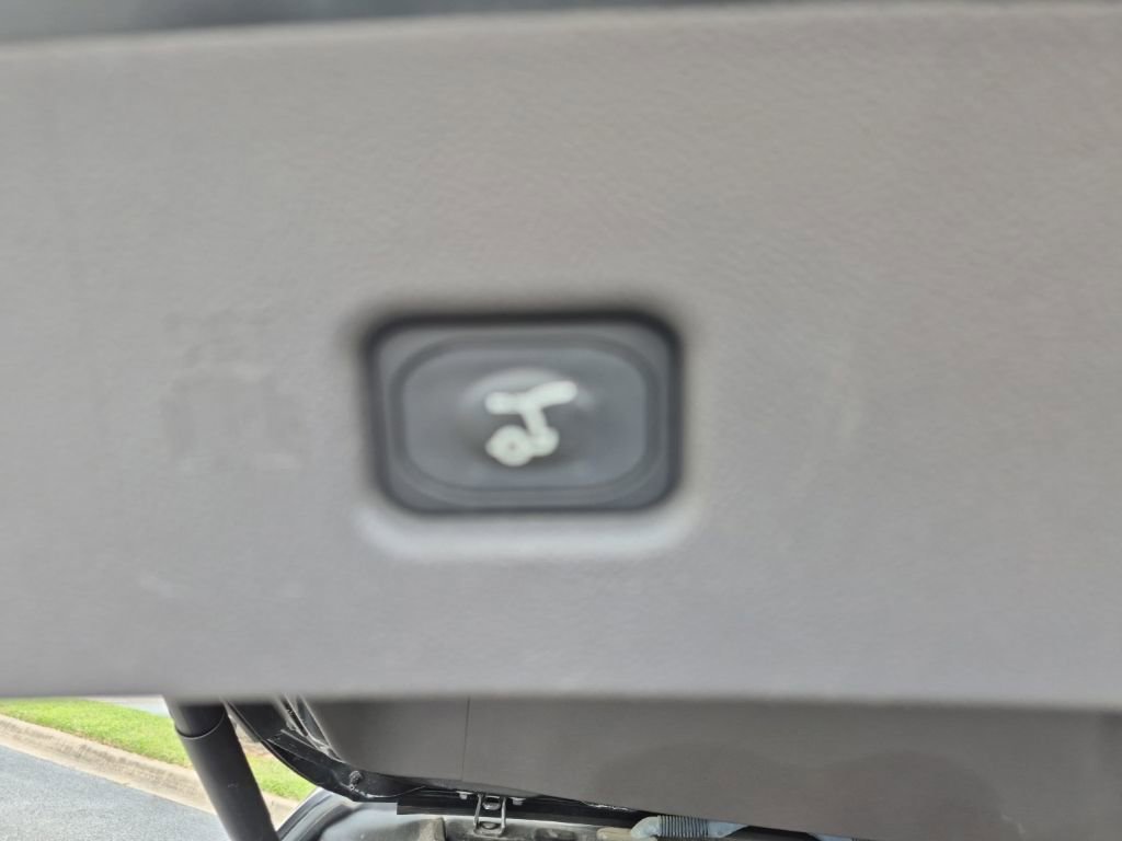 Used 2020 Lincoln Nautilus Reserve w/ Cargo Utility Package AWD/4WD image 18