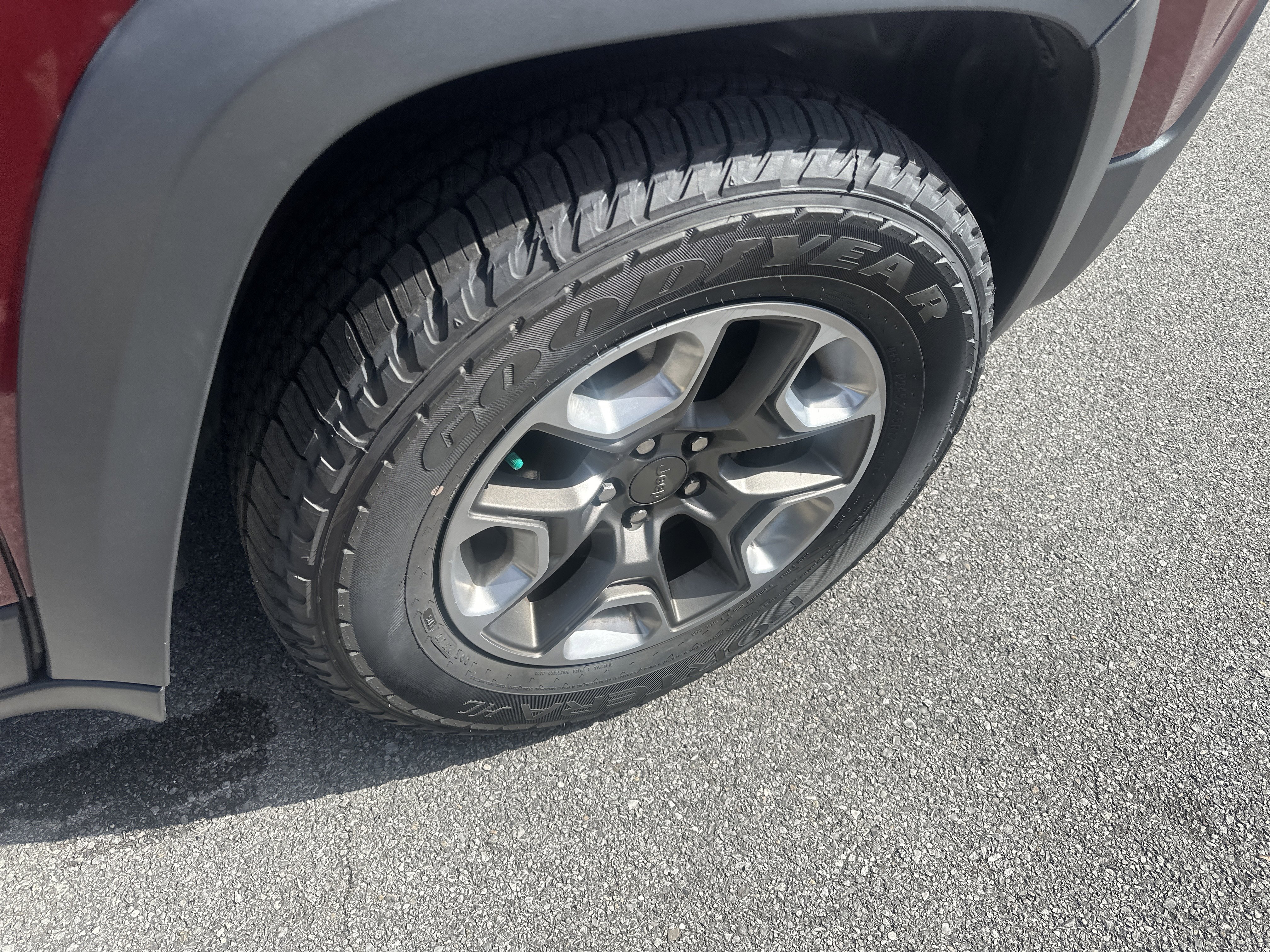 Used 2019 Jeep Cherokee Trailhawk w/ Comfort/Convenience Group image 31